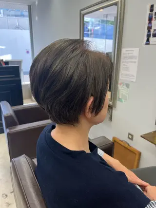 ショート カラー 産休の為お休みです! 小島凜のヘアスタイル