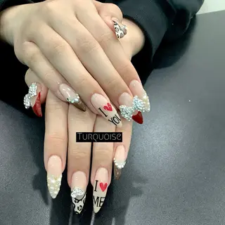 ネイル 個性派ネイルサロン 💅🏼ターコイズのネイルデザイン