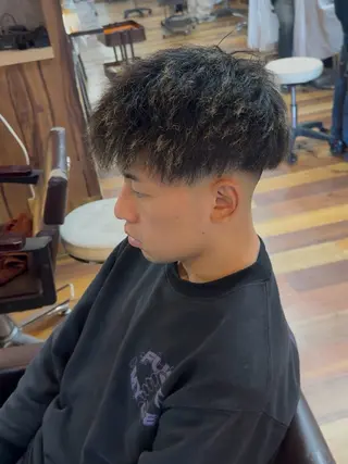 パーマ メンズ ブリーチカラー🌈 ✄﻿杉山来輝金沢文庫のヘアスタイル