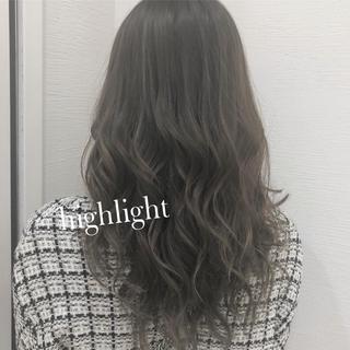 ロング 岸川 恭子のヘアスタイル