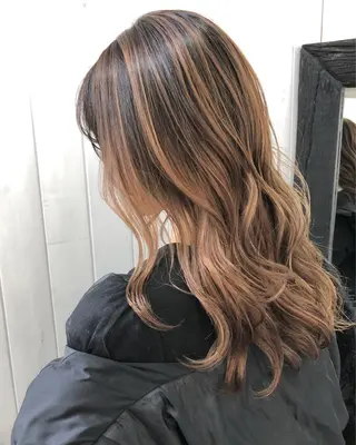 ロング カラー ヘアアレンジ ブリーチダブルカラー 元町三宮/三ノ宮のヘアスタイル