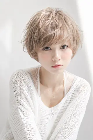 ショート カラー イズ ミのヘアスタイル