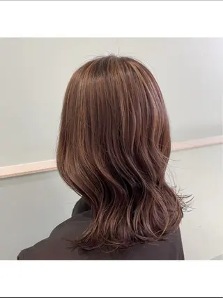 セミロング カラー 豊川 絢子のヘアスタイル