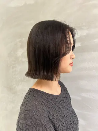 ショート しげ ゆりか/透明感 カラー/顔周りカットのヘアスタイル