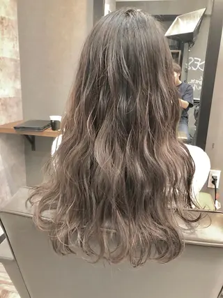 ロング カラー 顔周りレイヤーカット ブリーチminamiのヘアスタイル
