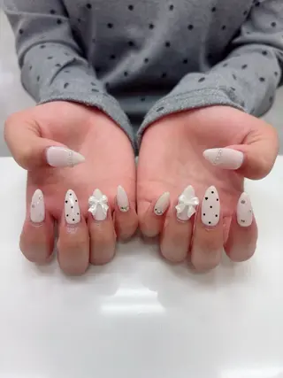 ネイル 透明感ネイル/ 絢音🎀のネイルデザイン