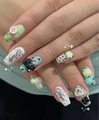 ネイル MINAMI໒꒱ Y2K、韓国ガーリーのネイルデザイン