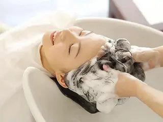ミディアム カラー 白髪染め専門店 Recolorなおこのヘアスタイル
