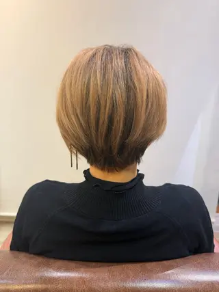 ショート moe   美髪矯正 ツヤツヤストレートのヘアスタイル