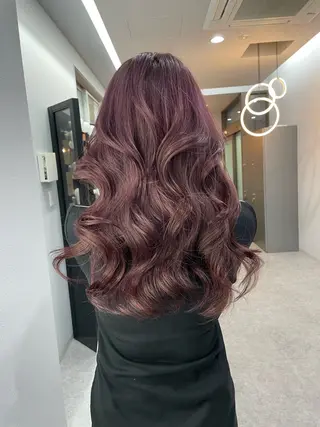 ロング カラー 岡留 愛美のヘアスタイル
