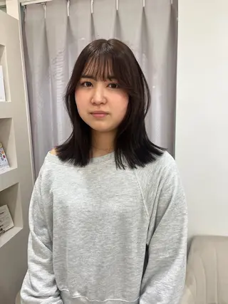 ミディアム カラー 松村 澪里のヘアスタイル