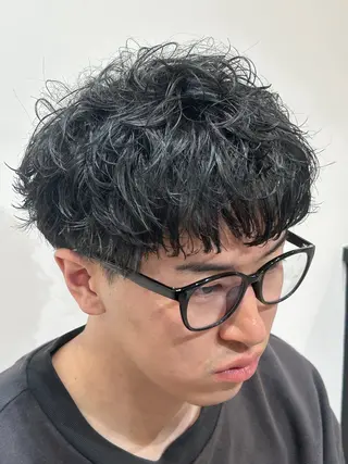 ショート パーマ メンズ 丸田 恭平のヘアスタイル