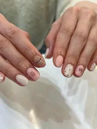 ネイル 👑 pool SAKI 👑のネイルデザイン