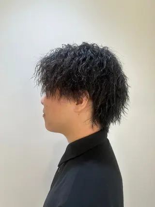 ショート パーマ メンズ 透明感ブラウンカラー 🫧レイヤー🩰好実のヘアスタイル