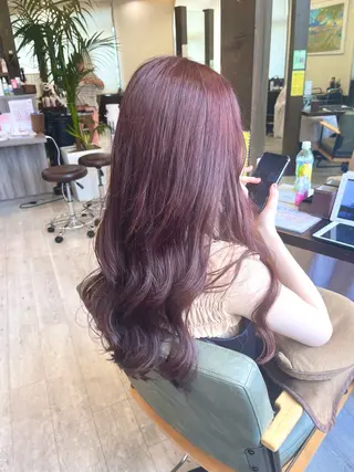 ロング カラー 佐藤 瑚碧のヘアスタイル
