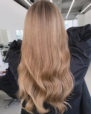 セミロング カラー ブリーチ 透明感HIDEのヘアスタイル