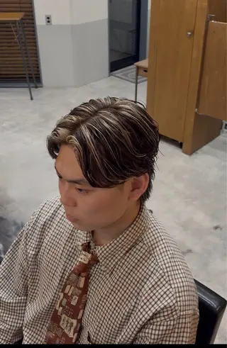 カラー メンズ まろやかなベージュ 小池春樹のヘアスタイル