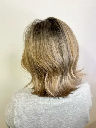 ミディアム カラー Luzir⭐︎ GEN⭐︎のヘアスタイル