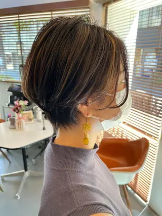 ショート カラー 代表　土屋ヒロユキ ショートカットのヘアスタイル