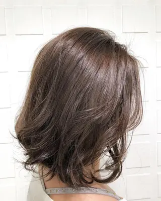 ミディアム ヨナハ セイヤのヘアスタイル