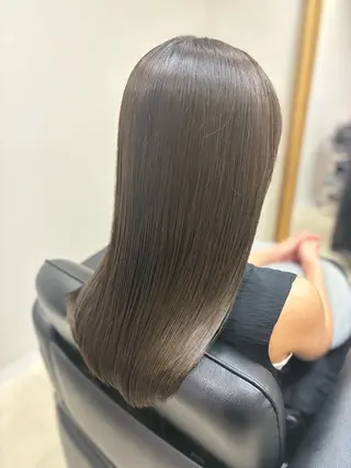 ミディアム カラー LOCO Aikaのヘアスタイル