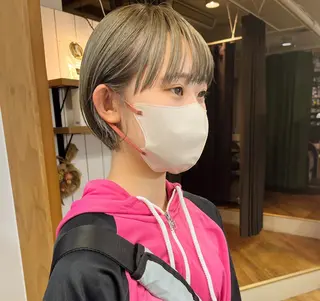 ショート カラー Hareru 豊田 修廣のヘアスタイル