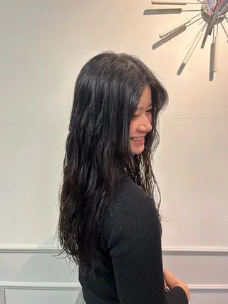 ロング パーマ デザインカラー🌈 メイク💄ヒカリ🌟のヘアスタイル