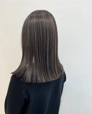 ミディアム KAEDE🎀 ハイライトのヘアスタイル
