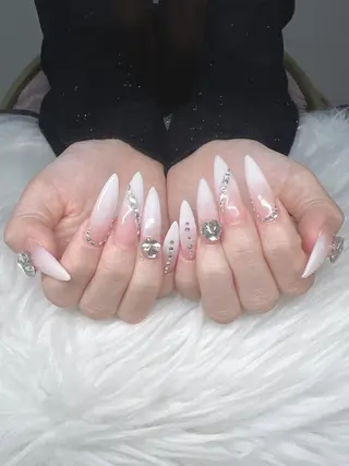 ネイル Lee Nailsのネイルデザイン