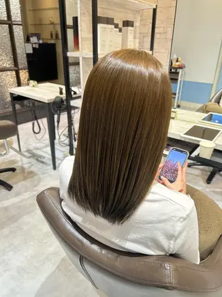 ミディアム 小出 彩水のヘアスタイル