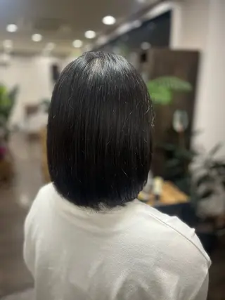 ミディアム assemblage 江川羽南のヘアスタイル