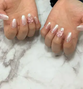 ネイル 村上莉理 ネイリ ストUNELMA所属のネイルデザイン