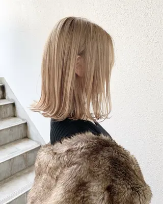 ミディアム カラー CHERIEブリーチ ダブルカラー 天神のヘアスタイル