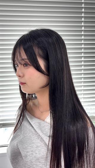 ロング シルバーグレージュ ハイトーン/あすまのヘアスタイル