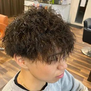 ショート パーマ メンズ 堀 広夢のヘアスタイル