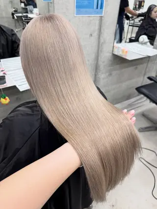 カラー Asami／名古屋／ ハイトーン／デザインのヘアスタイル