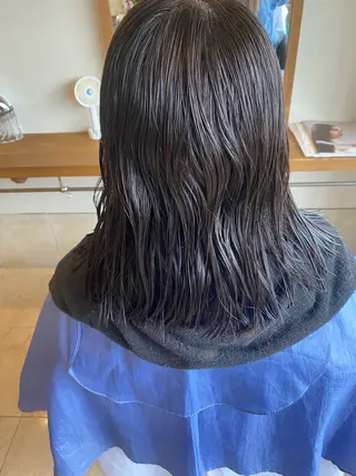 セミロング 安澤 彩奈のヘアスタイル