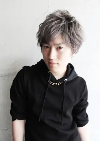 ショート 桑名 淳のヘアスタイル