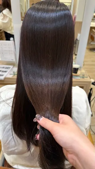 ロング 緑川 莉緒のヘアスタイル
