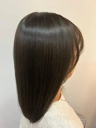 ミディアム カラー 澤井 佑果のヘアスタイル