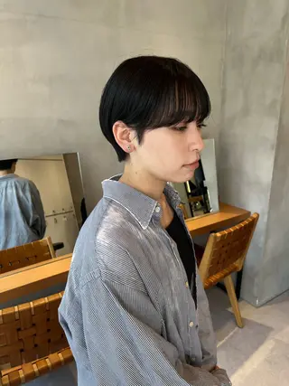 ショート カラー 縮毛矯正ボブ&顔まわ レイヤー♡TOMOEのヘアスタイル