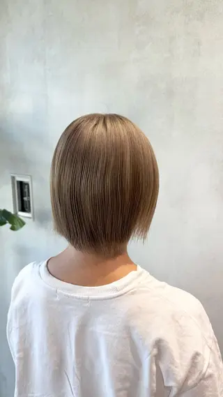 ショート FUKA /透明感 カラー/ダブルカラーのヘアスタイル