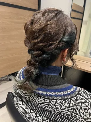 ミディアム カラー ヘアアレンジ hiiko顔まわり カットのヘアスタイル