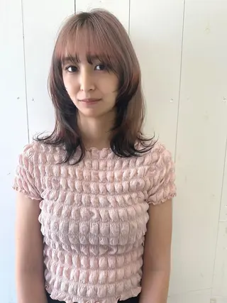 カラー 🩵HOLLY🩵 ブリーチ🩵カレンのヘアスタイル