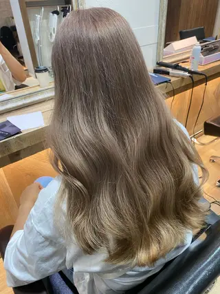 セミロング カラー 横尾 歩のヘアスタイル