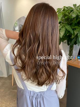 ロング 岸川 恭子のヘアスタイル