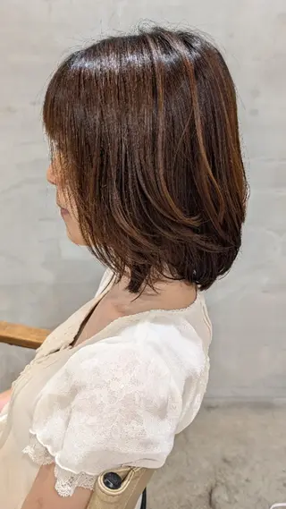 ミディアム 【女性限定】 しおりのヘアスタイル
