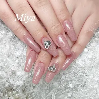 ネイル 🦋 Queenieのネイルデザイン