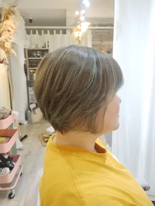 ショート amiu/カラー/ス パ🐰土井志歩のヘアスタイル