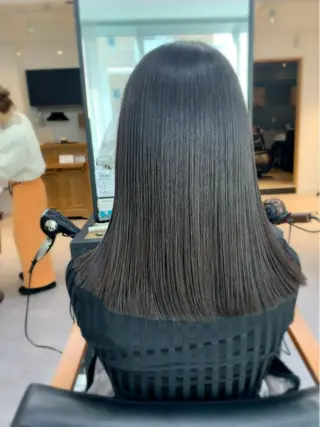 ミディアム カラー パーマ ヘアアレンジ メンズ キッズ ネイル マツエク・マツパ アイブロウ 似合せレイヤー/ 柔らか透明感カラーのヘアスタイル